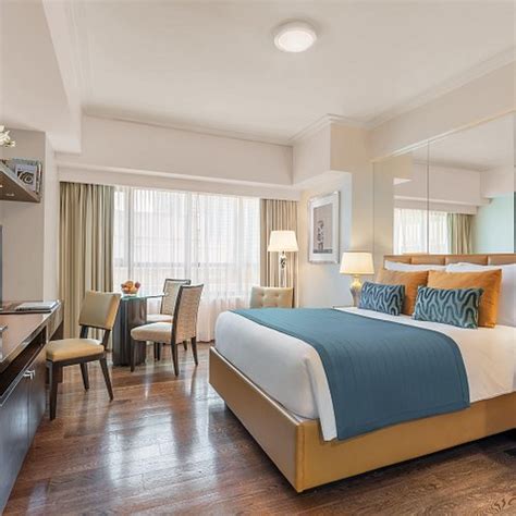 10 CLOSEST Hotels Near P Burgos Street .